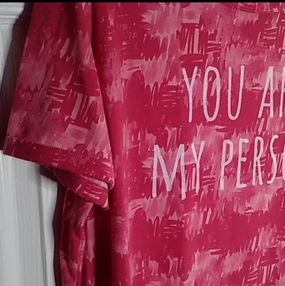 NWOT 3X LULAROE LIV TEE - ABSTRACT PINKS - YOU ARE MY PERSON - Picture 3 of 4